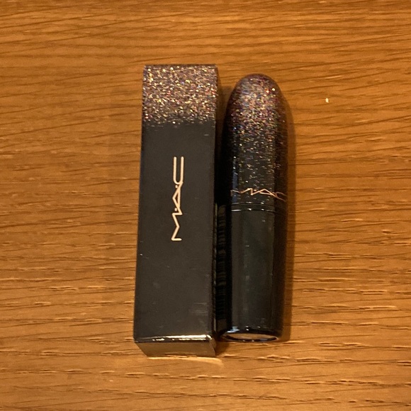 MAC dubonnet lip stick - Picture 3 of 3